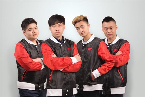 突中表现出 突中表现出