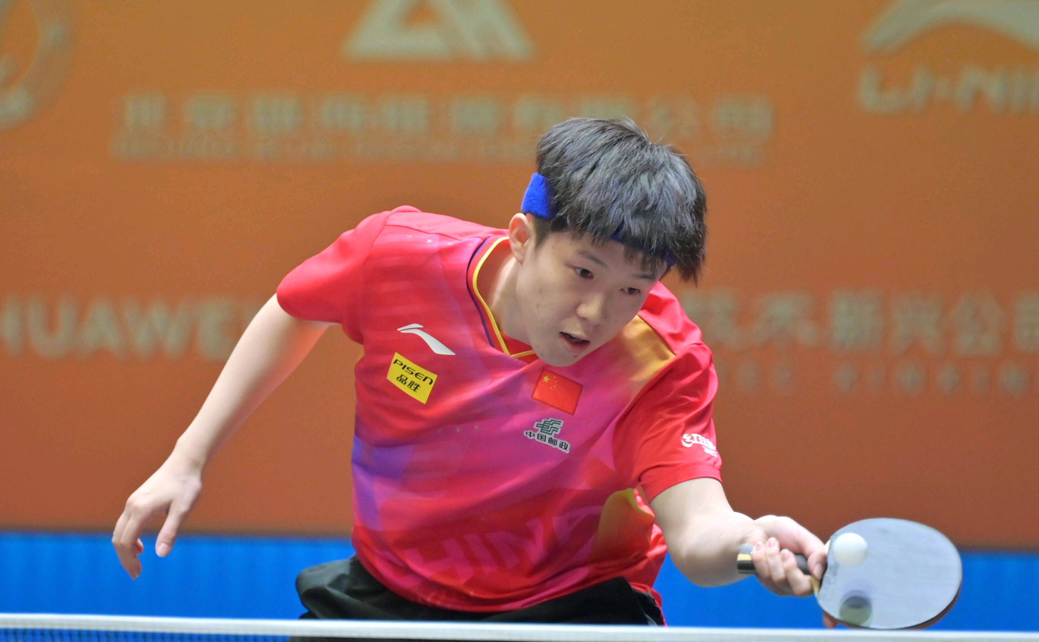 他的皮肤在 他的皮肤在