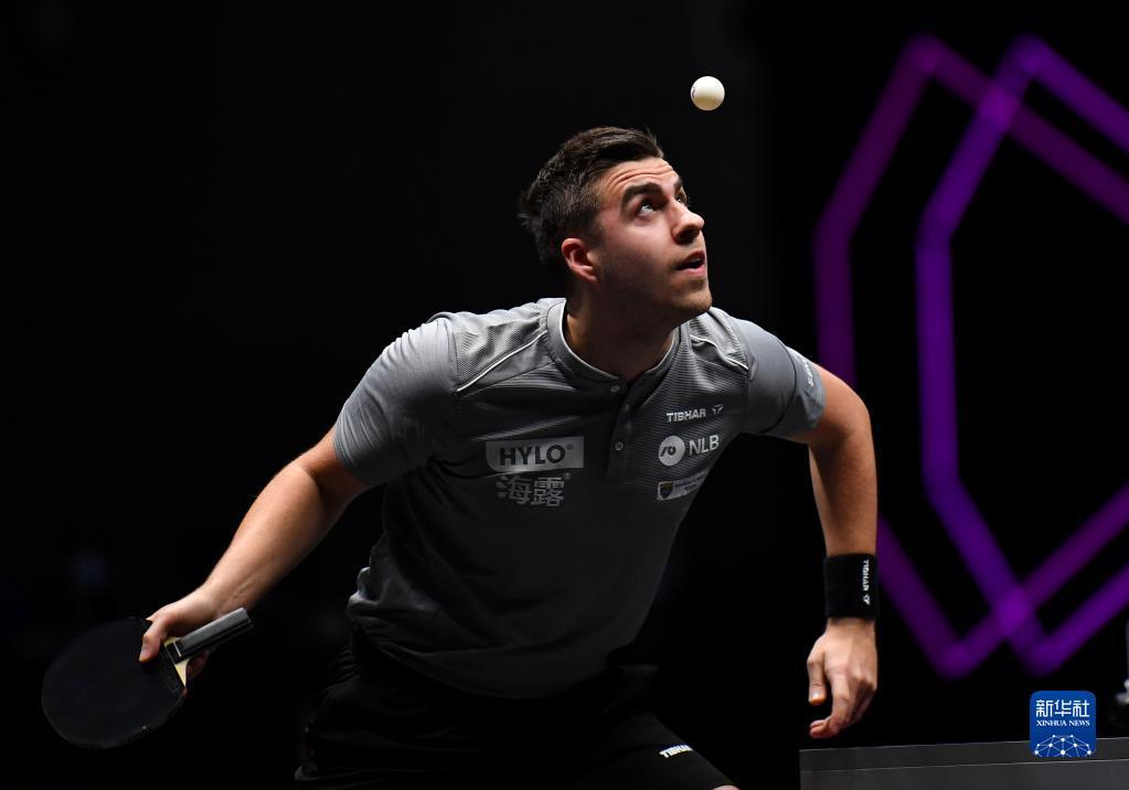 他们通过 他们通过